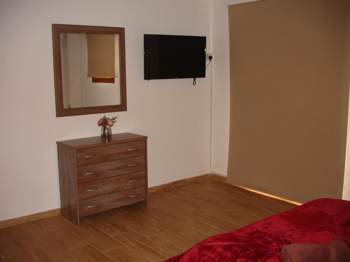 Love Holiday Suite 2 Tris Elies Екстериор снимка