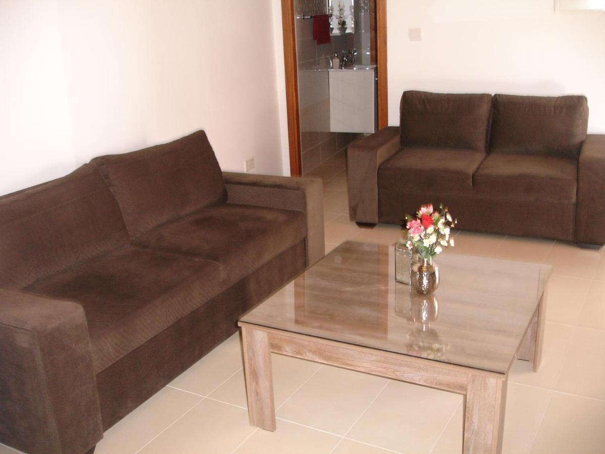 Love Holiday Suite 2 Tris Elies Екстериор снимка