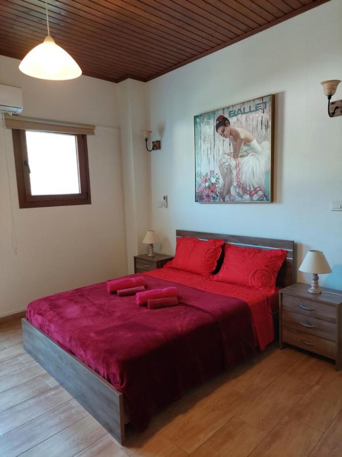 Love Holiday Suite 2 Tris Elies Екстериор снимка